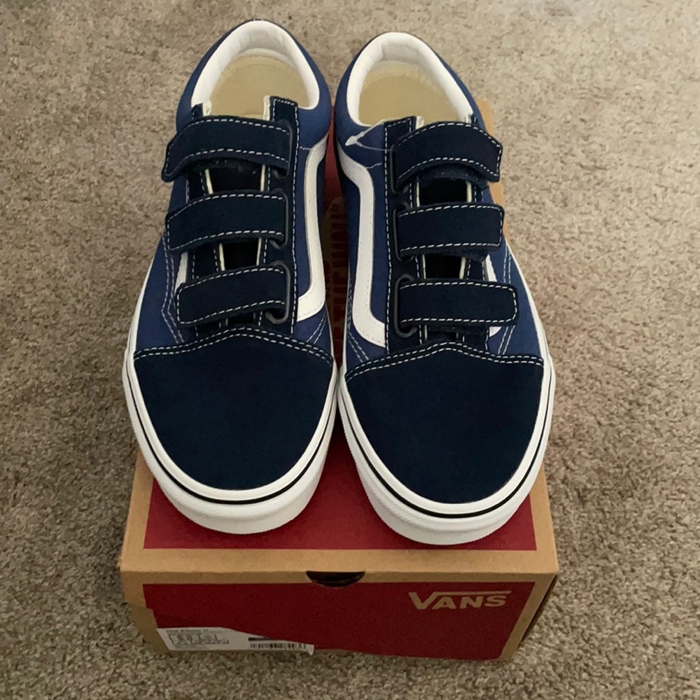 Vans Old Skool V size 6.5 men or 8 women
